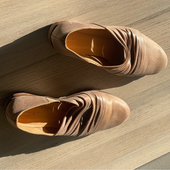 Garnet Hill | Leather Carey Cutwork Loafers - Picture 6 of 9